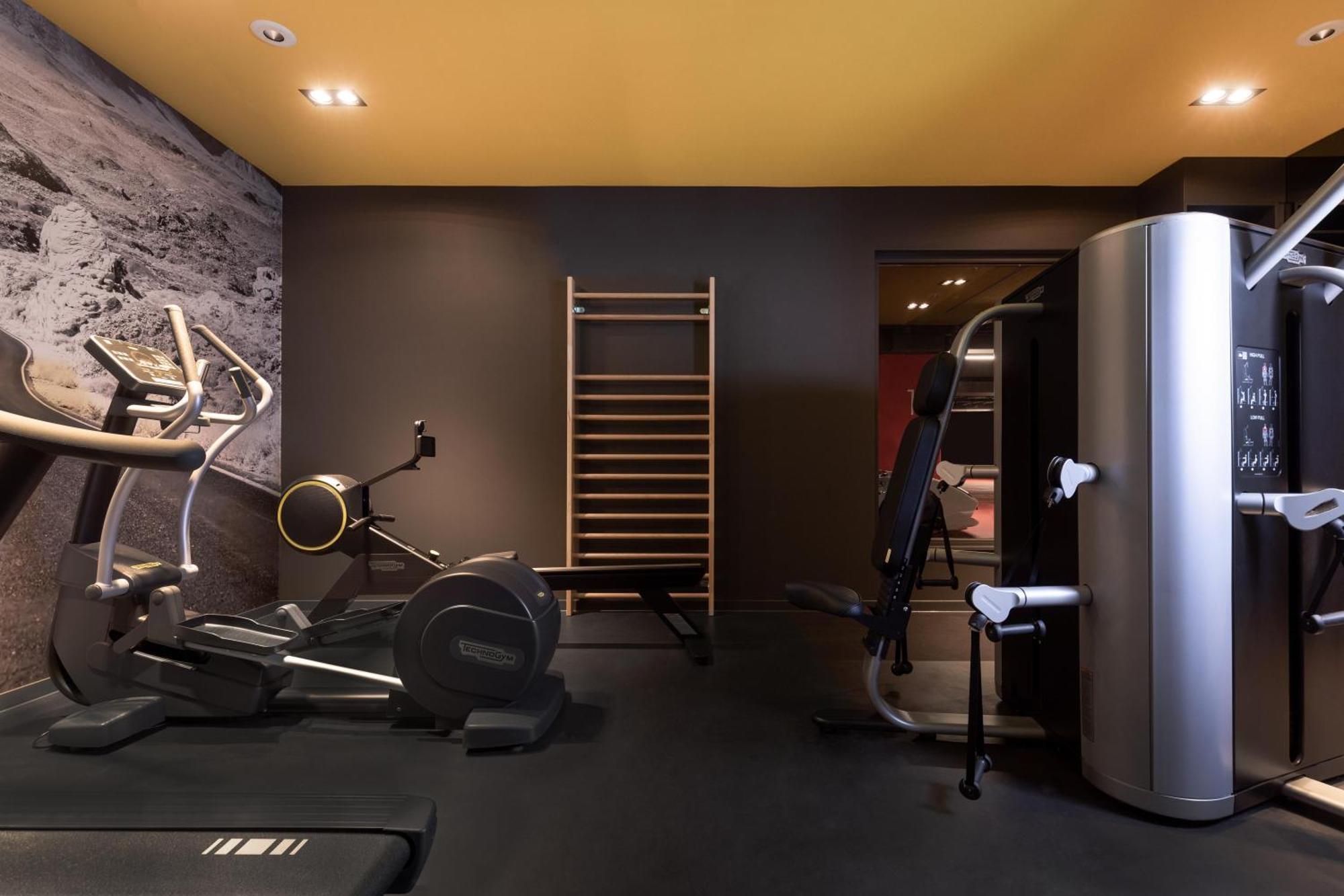 Kpm Hotel & Residences Berlin Luaran gambar The gym at the Mandarin Oriental, Munich