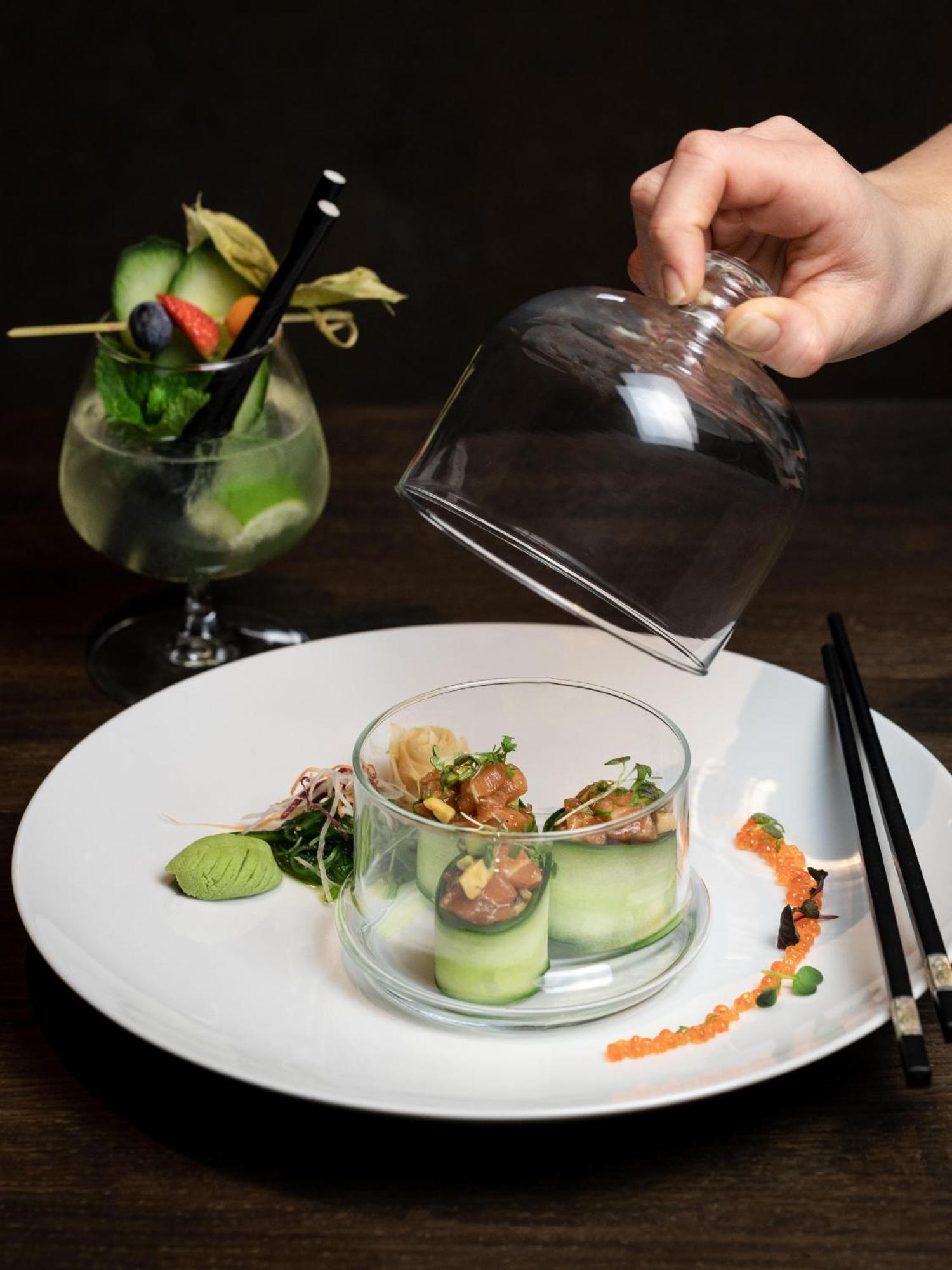 Kpm Hotel & Residences Berlin Luaran gambar A glass cloche