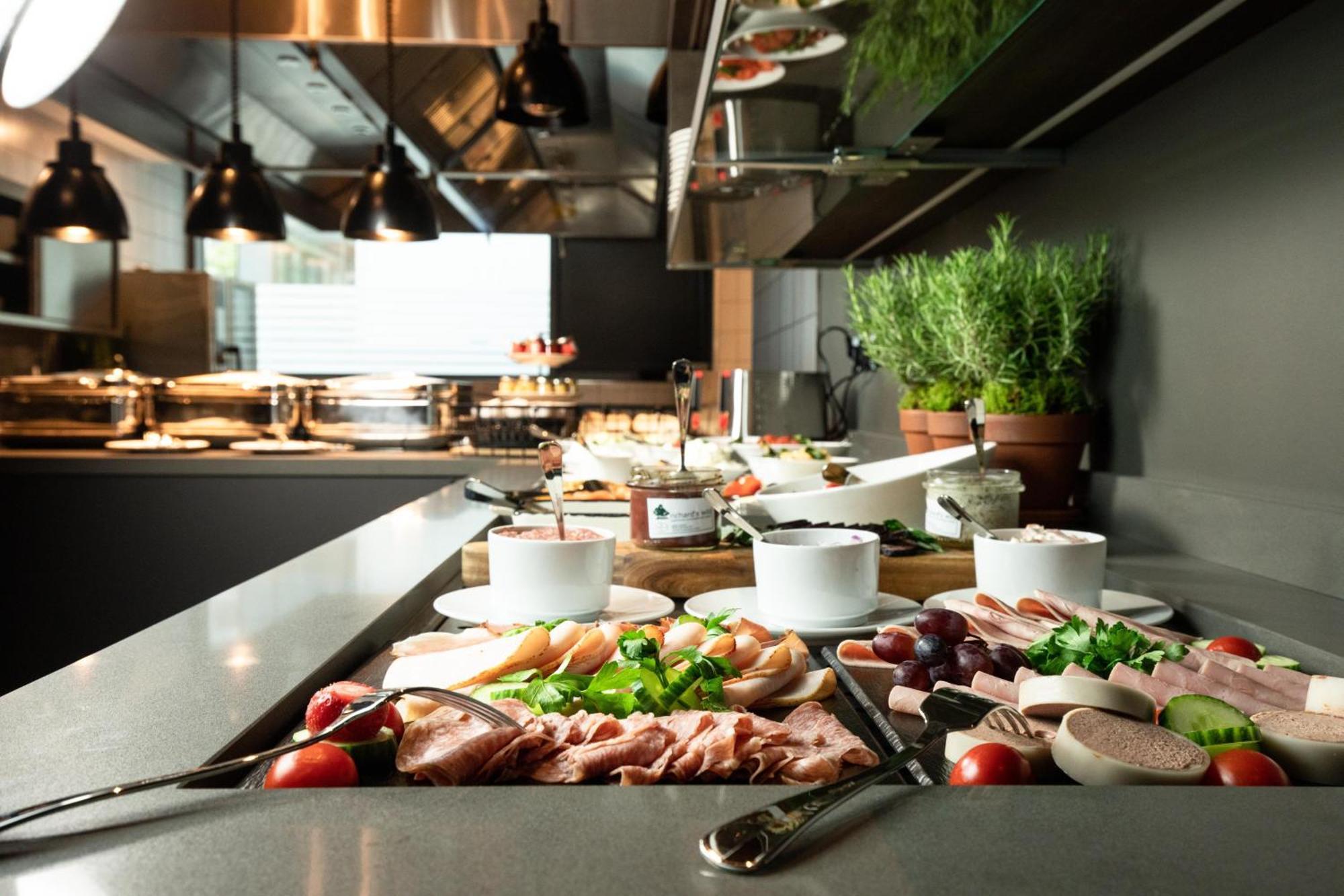 Kpm Hotel & Residences Berlin Luaran gambar A buffet